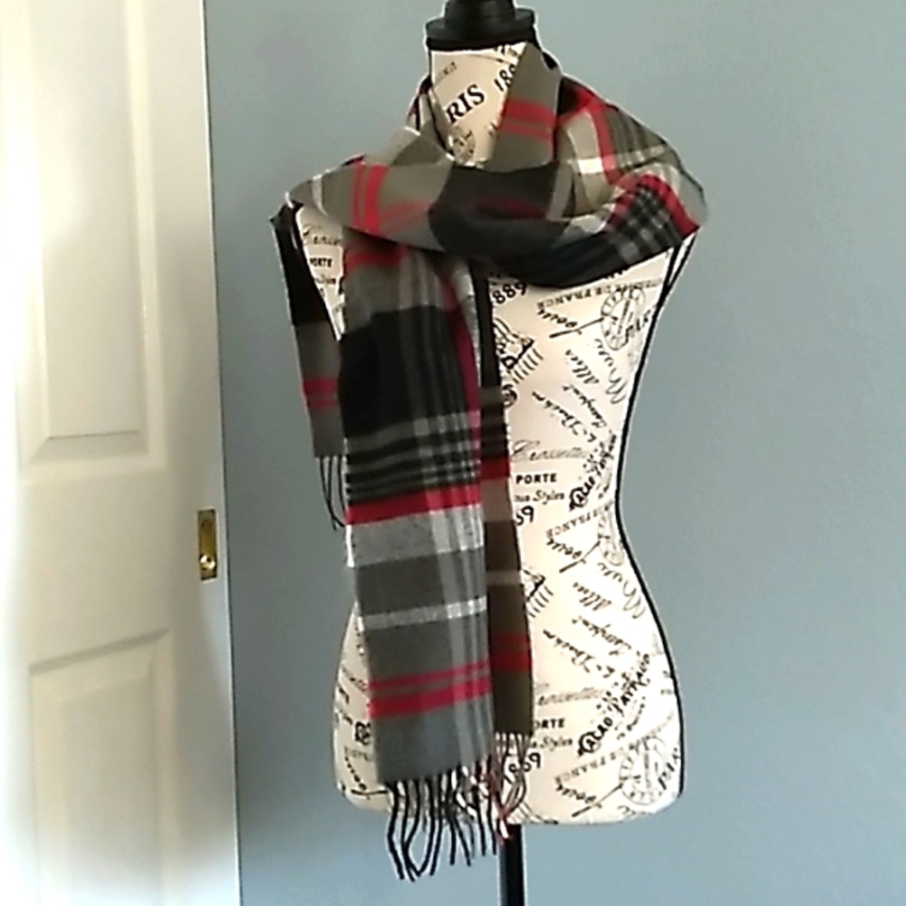 NWOT 100% Cashmere Plaid Scarf